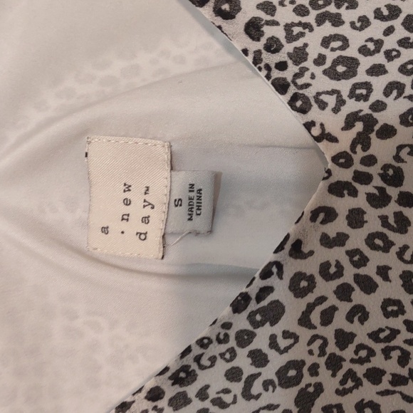 PRE OWNED A NEW DAY SIZE SMALL LEOPARD PRINT - Picture 2 of 7
